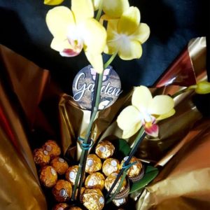 Orquídea com bombons Ferrero Rocher